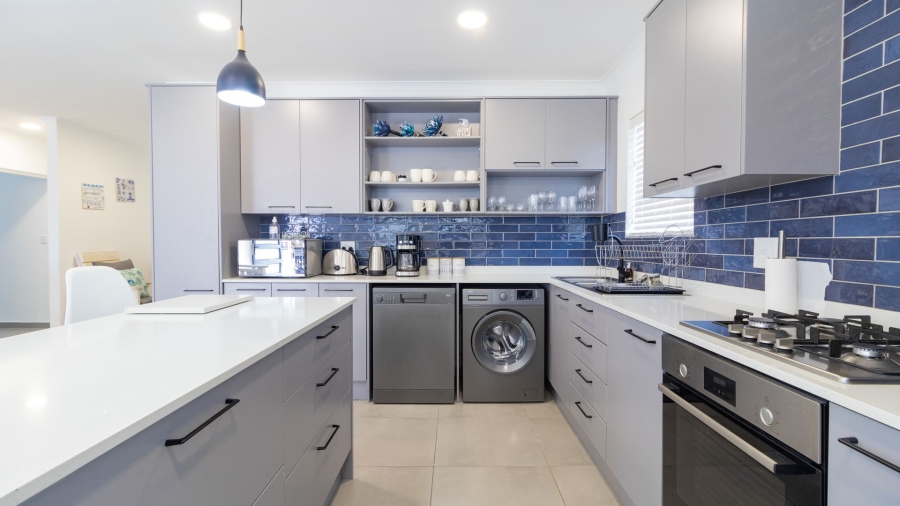 4 Bedroom Property for Sale in Sandy Point Beach Estate Western Cape